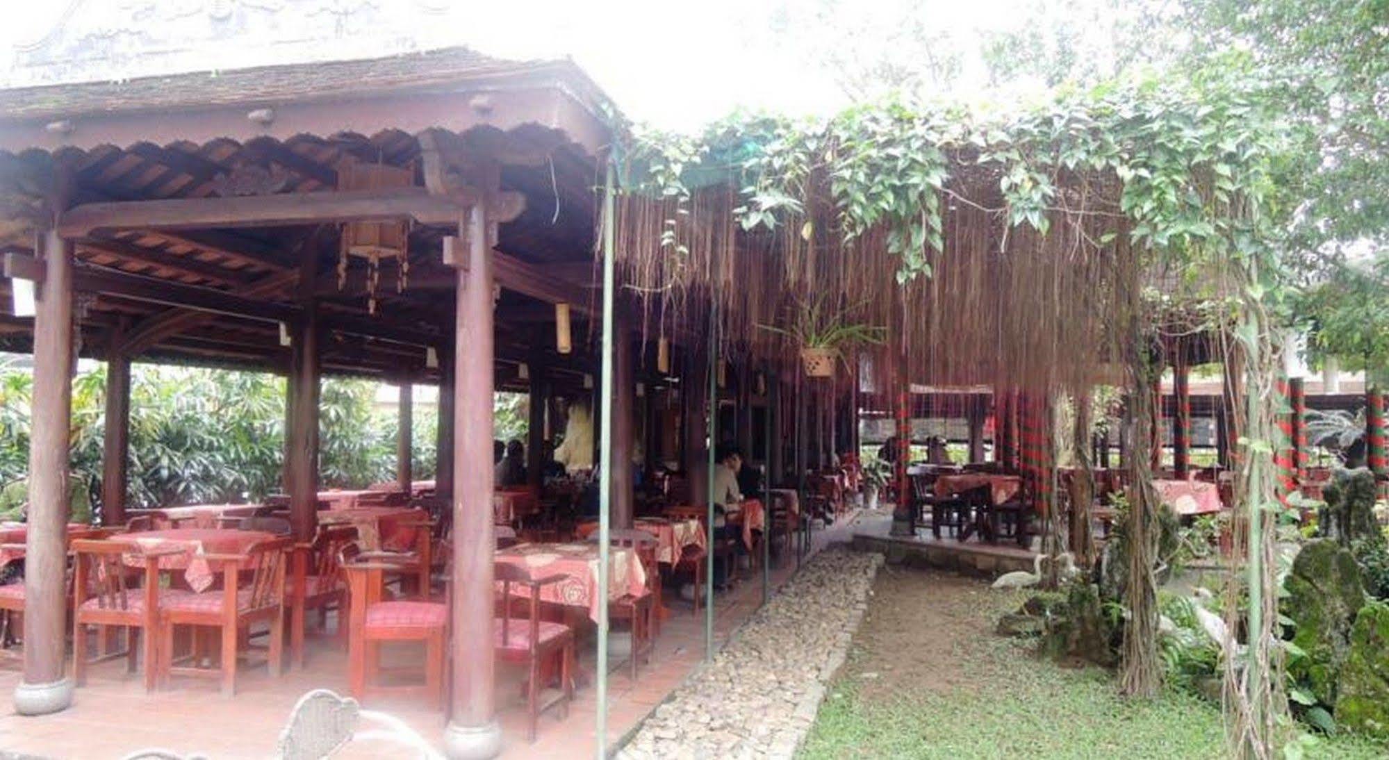 Thanh Noi Hotel Хуе Екстериор снимка