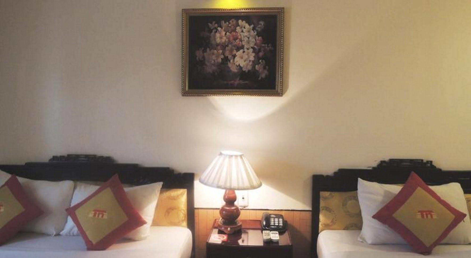 Thanh Noi Hotel Хуе Екстериор снимка