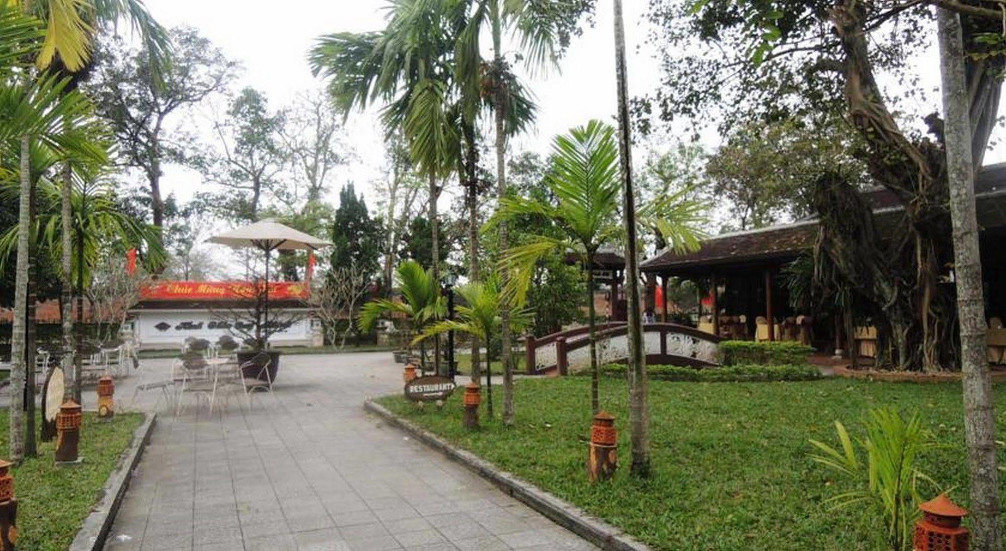 Thanh Noi Hotel Хуе Екстериор снимка