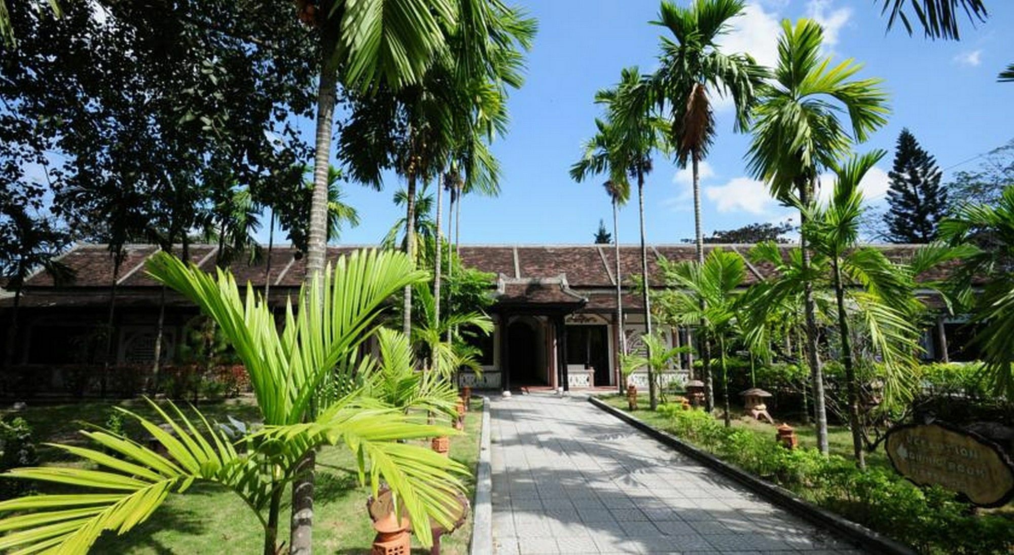 Thanh Noi Hotel Хуе Екстериор снимка