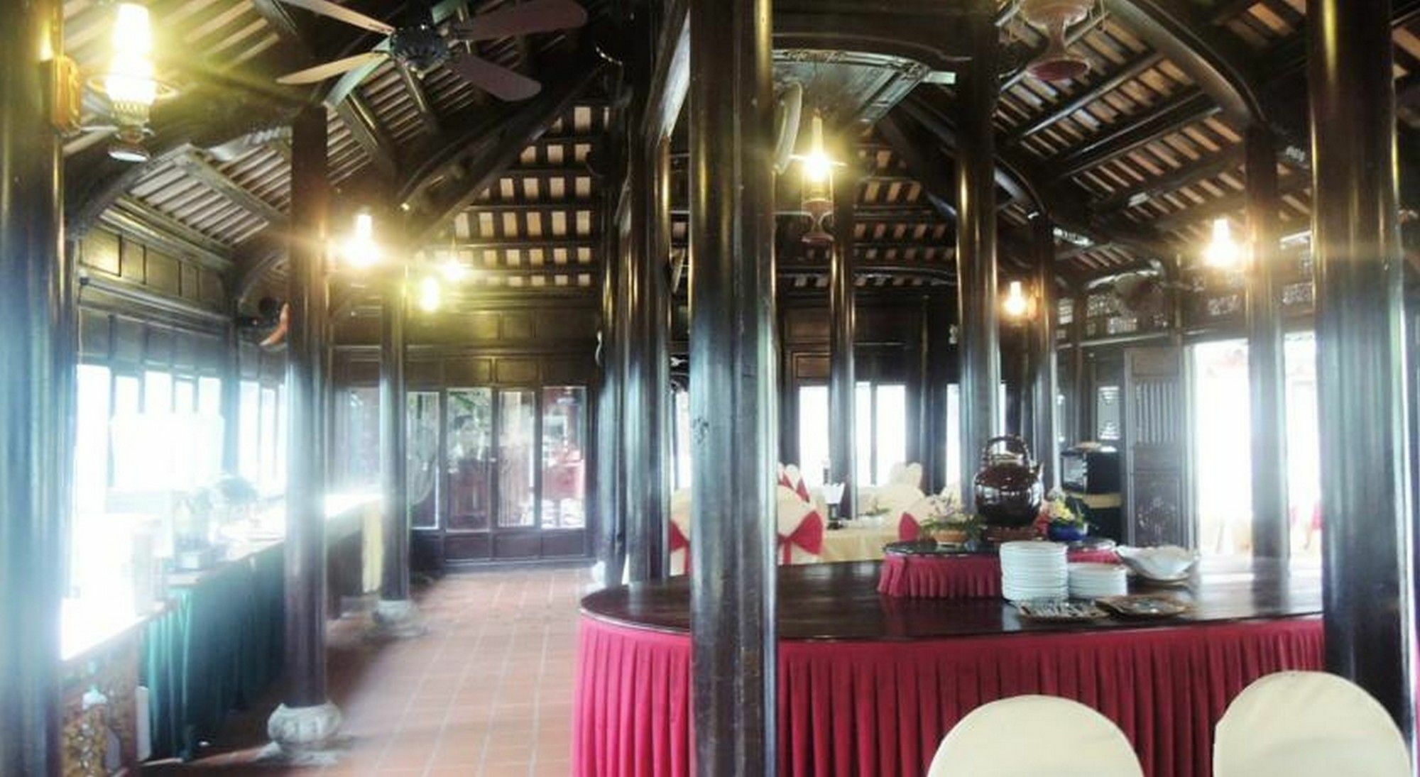 Thanh Noi Hotel Хуе Екстериор снимка